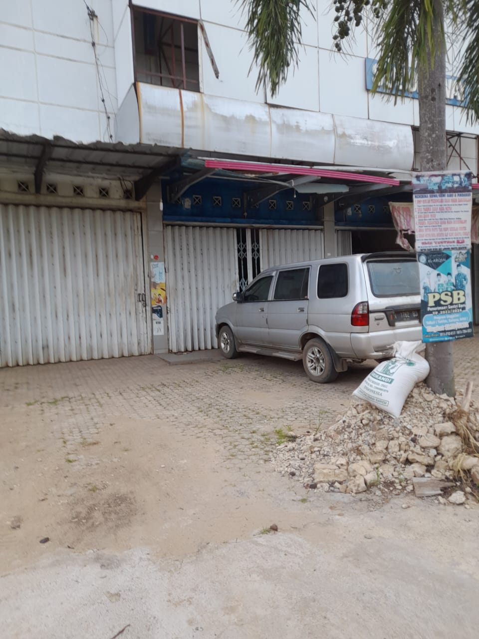 Warga Kecamatan Waijepara Lampung Timur Desak Penutupan Gudang Miras yang Beroperasi