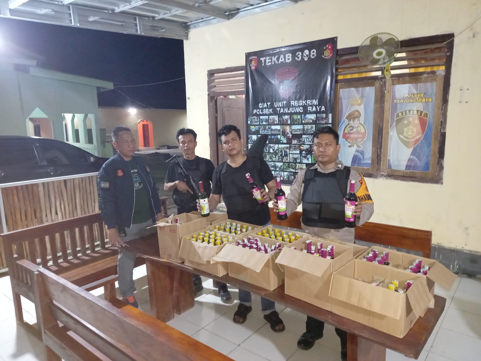 Polsek Tanjung Raya Polres Mesuji Cegah Balap Liar, Hingga Razia Miras di Cafe
