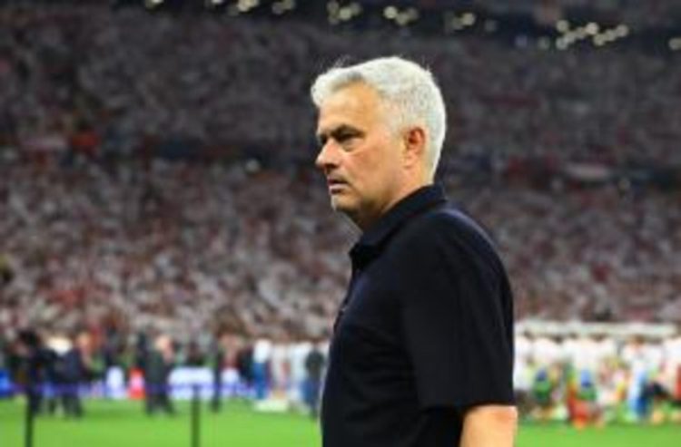 Mourinho Ungkap Kecurigaan terhadap Manajemen MU: “Tak Diberi Keleluasaan seperti Ten Hag”
