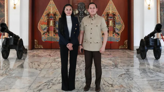 Nikita Mirzani Menangis Saat Diundang Acara TV Usai Putus dengan Rizky Irmansyah, Netizen: Butuh Orang Tulus