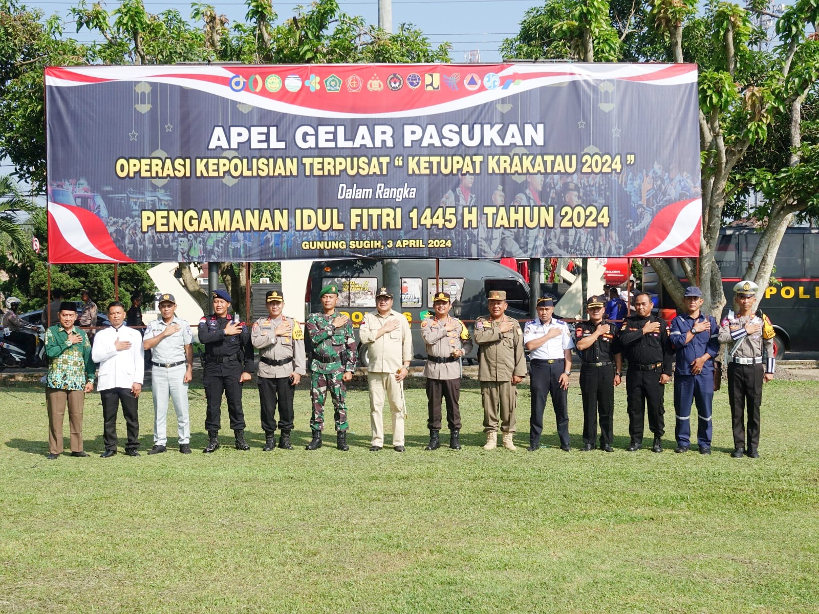  Bupati Lampung Tengah Bersama Forkopimda Gelar Apel Pasukan Operasi “Ketupat Krakatau 2024” untuk Pengamanan Idul Fitri