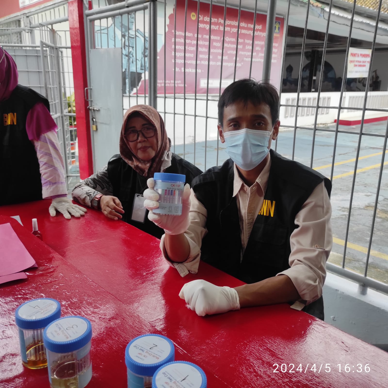 Lapas Kalianda Lakukan Razia Blok Hunian dan Tes Urine Sinergi dengan APH di Lampung Selatan