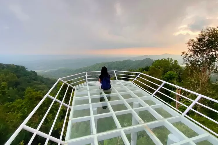 Candi Ngawen, Tempat Keindahan Budha yang Tersembunyi di Balik Patung Singa