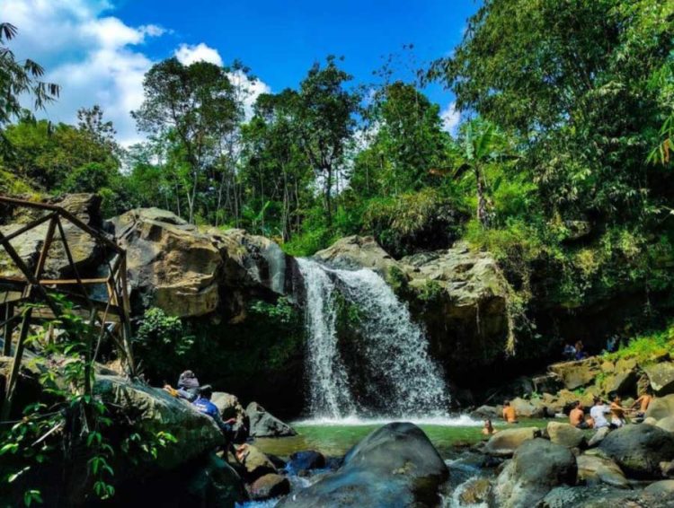 Curug Panglebur Gongso: Keindahan Alam yang Menyimpan Kisah Legenda Raksasa Kumbakarna