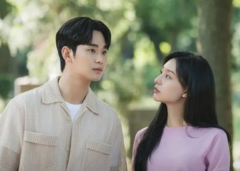 Ibu Hong Hae In Beri Komentar untuk Kim Soo Hyun dalam “Queen of Tears”: Terlalu Terbuka?
