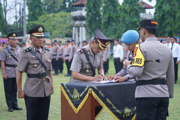 Kapolres Lampung Utara, AKBP Teddy Rachesna, S.H., S.I.K., M.Si., Memimpin Serah Terima Jabatan di Lingkungan Polres