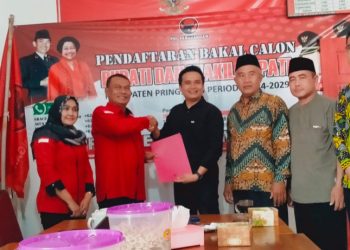 Sejumlah Tokoh Ambil Formulir di DPC PDIP Pringsewu: Antusiasme dan Harapan Menguatkan Hukum dan Pembangunan