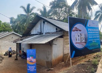 Dukung Pengentasan Kemiskinan Ekstrem, ASDP Berikan Bantuan Bedah Rumah di Lampung Selatan