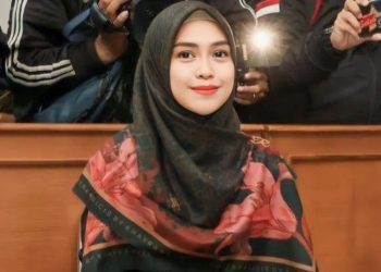 Ria Ricis Pertimbangkan Implan Payudara, Teuku Ryan Ungkap Pembelaan yang Mengejutkan!