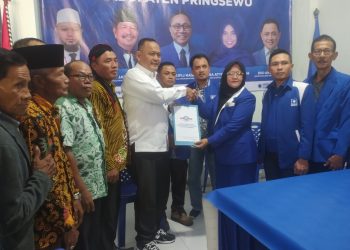 Sejumlah Elemen Masyarakat Kawal DR. Fauzi Kembalikan Formulir di DPD PAN