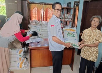 Bantuan Beras Pemerintah Membantu Warga Pekon Ganjaran di Pringsewu