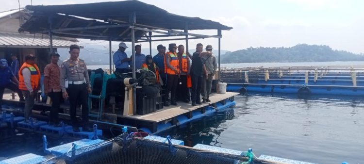 Tim Penanganan Konflik Buaya Dibentuk oleh Kapolres Pesawaran di Perairan Teluk Pandan