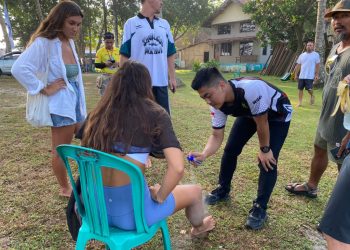 Tim Medis Polda Lampung Tanggap Tangani Cedera Atlet Selancar dari Costa Rica di WSL Krui Pro 2024