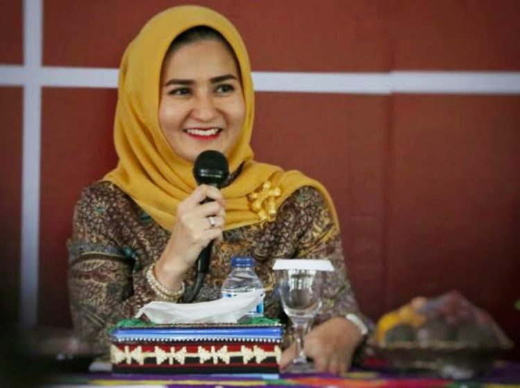 Istri Bupati Pesawaran Siap Berlaga di Pilkada 2024 dengan Isu Siltap dan TPP PNS