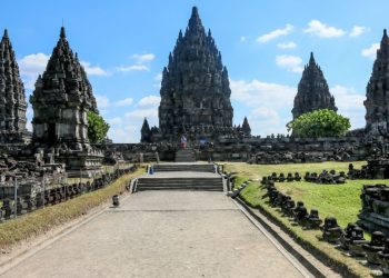 Candi Prambanan: Membingkai Sejarah dan Legenda Kisah Roro Jonggrang