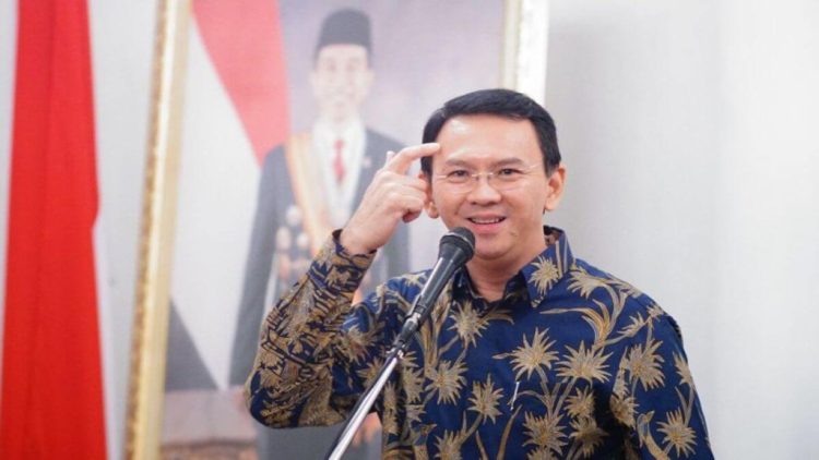 Dinasti Politik di Balik Majunya Adik dan Istri Agus Istiqlal di Pilkada Pesisir Barat 2024