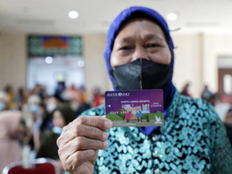 Tersedia Jadwal Pencairan KLJ Tahap 2: Lansia DKI Jakarta Bersiaplah!