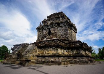 Kemegahan Candi Mendut Terungkap: Destinasi Wisata Tersembunyi Saat Libur Hari Raya Waisak