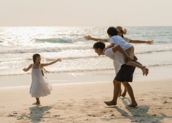 5 Destinasi Wisata di Padang Sumatera Barat yang Wajib Dikunjungi, Termasuk Pantai Legenda Malin Kundang