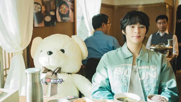 Instagram.com/@songgeonhee