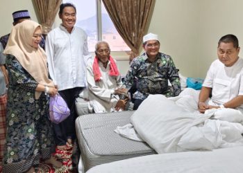 Pj. Bupati Lampung Utara Sambut Jamaah Calon Haji dan Kunjungi Jamaah Sakit di Mekkah