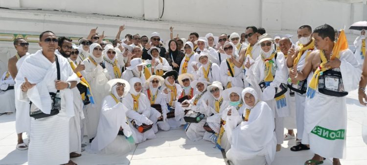 Pj. Bupati dan Pj. Ketua TP. PKK Lampung Utara Meninjau Jamaah Haji di Mekkah