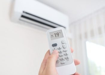 8 Bahaya Penggunaan AC yang Berlebihan
