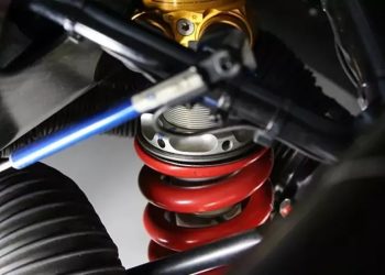 Tanda-tanda Pentingnya Mengganti Sokbreker Mobil Anda