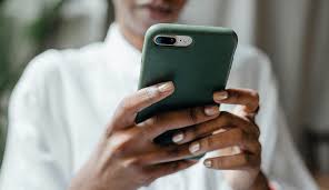 Tips Menghindari Membeli Smartphone Bekas yang Terjerat Pinjol atau Kredit