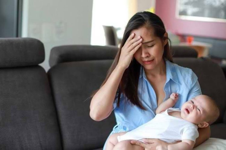 Ini Penyebab Bayi Rewel Malam Hari yang Disebut sebagai Pemicu Baby Blues