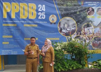 Antusiasme Warga Daftarkan Anak ke SMAN 1 Kebun Tebu