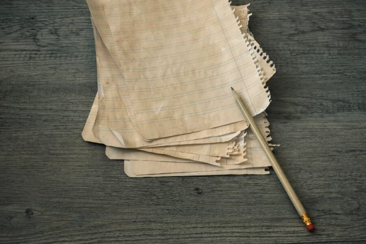 JANGAN DIBAKAR!Ini 6 Cara Daur Ulang Buku Tulis Bekas yang Tak Terpakai lagi