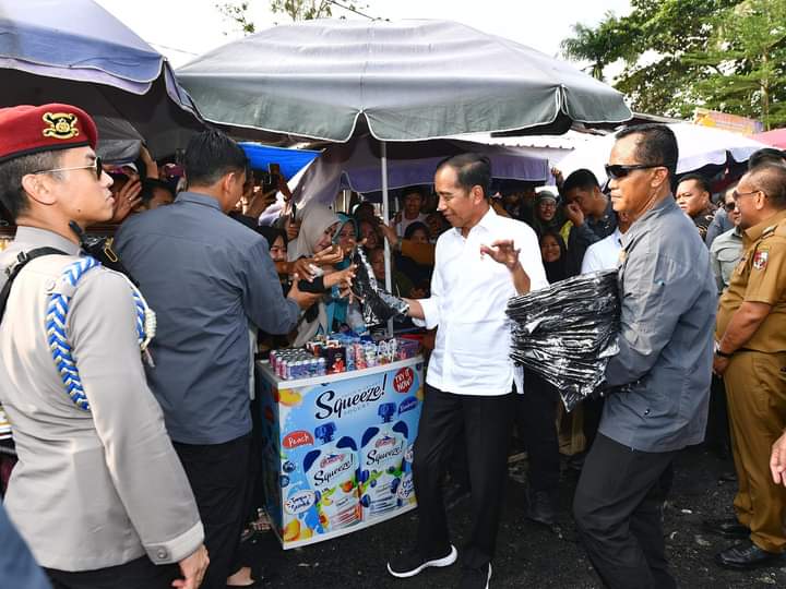 Presiden Jokowi Kunjungi Pasar Sentral Kotabumi di Lampung Utara, Disambut Antusias Warga