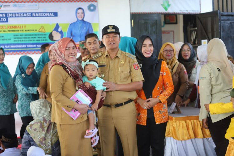 Pj Bupati Lampung Barat Nukman Resmikan Pekan Imunisasi Polio 2024
