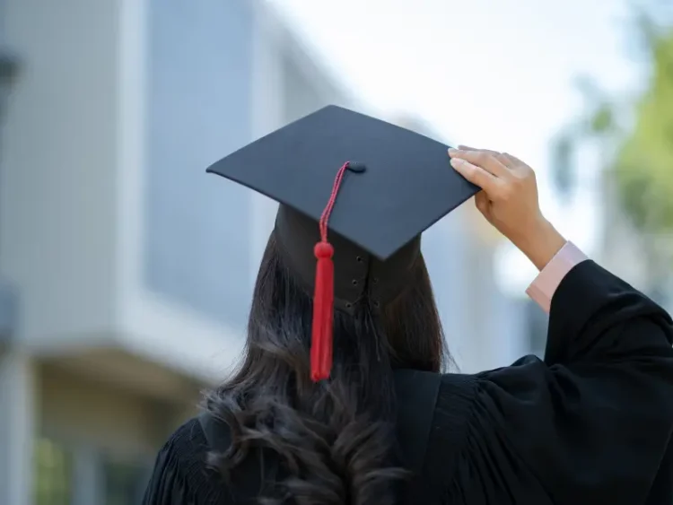 AWAS DEPRESI!Begini Cara Mengatasi Post Graduation Blues yang Kerap Dialami Sarjana