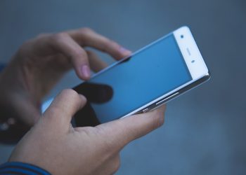 5 Cara Ubah Background Foto di Smartphone dengan Cepat dan Praktis