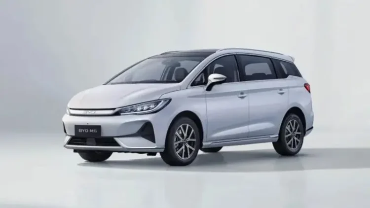 Bintang GIIAS 2024: Spesifikasi dan Harga Terbaru BYD M6