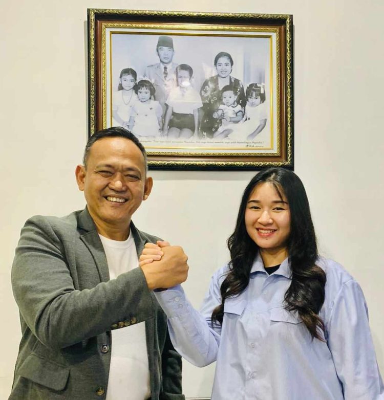 Siap Bertarung! Fauzi-Laras Tri Handayani Terima Rekomendasi PDIP untuk Pilkada Pringsewu