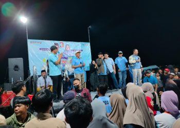 “Kampanye Riyanto-Umi Laila di Tulungagung Dimeriahkan dengan Musik Ambyaran dan Door Prize”