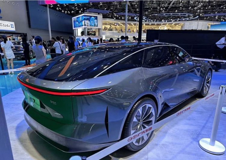 Toyota Luncurkan Mobil Listrik bZ7 dengan Desain Mewah dan Futuristik