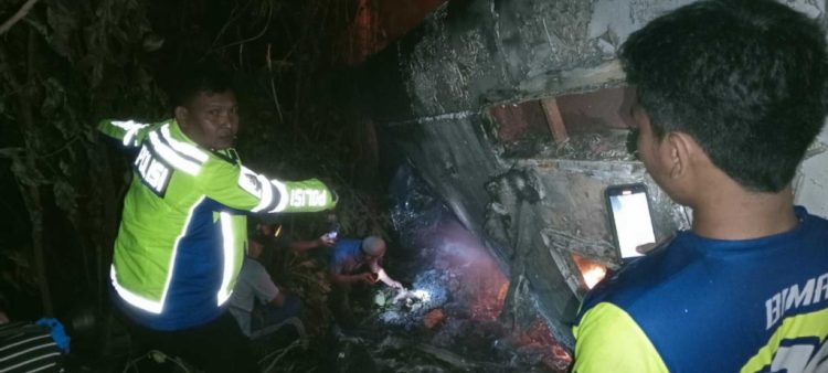 Bus Terjatuh ke Jurang dan Terbakar di Pesisir Barat, 3 Orang Tewas