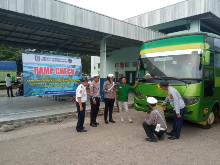 Polres Pringsewu dan Instansi Terkait Gelar Pemeriksaan Kendaraan Jelang Libur Nataru 2024/2025