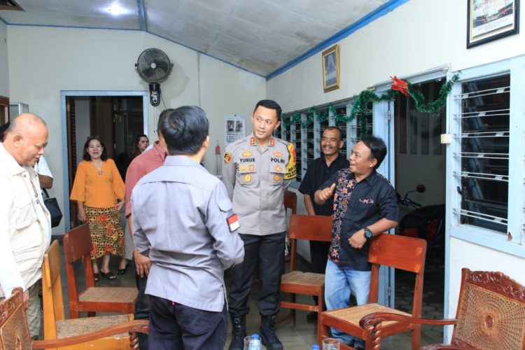 Kapolres Pringsewu Bersama Forkopimda Pantau Misa Natal di Gereja Santo Yusup
