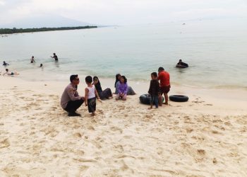 Polres Lampung Selatan Imbau Warga Waspada Saat Berlibur di Pantai Selama Cuaca Ekstrem