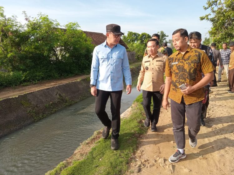 Wamendagri Tinjau Irigasi di Pringsewu, Fokus Dukung Swasembada Pangan  