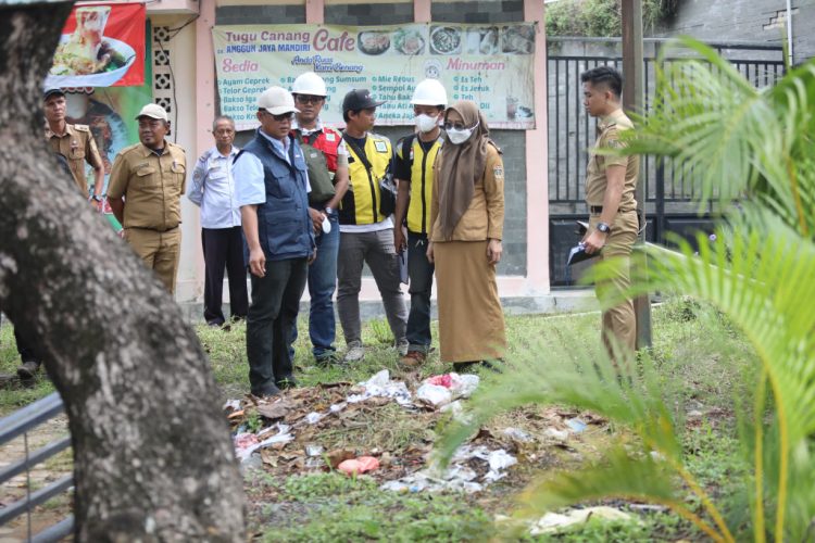Wakil Bupati Lampung Tengah Tinjau Kerusakan Fasilitas di Komplek Icon Gunung Sugih