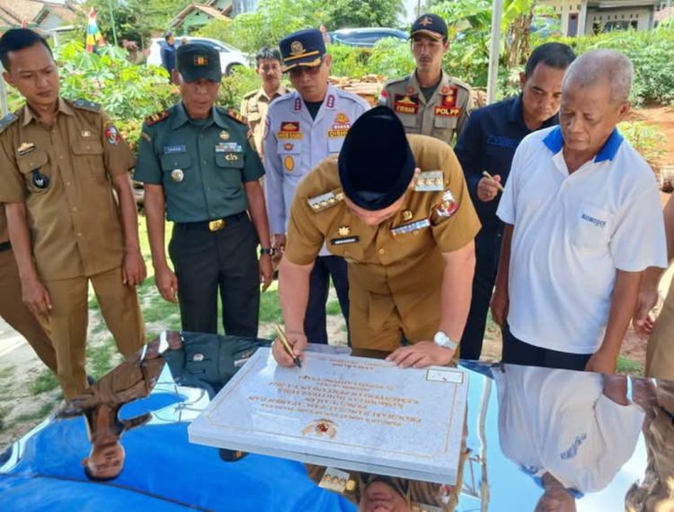Pj. Bupati Resmikan Bangsal Pasca Panen di Desa Ibul Jaya, Hulu Sungkai, Lampung Utara