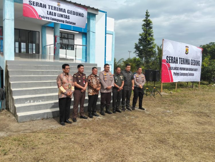 Bupati Nanang Ermanto Resmikan Tiga Gedung Baru di Polres Lampung Selatan
