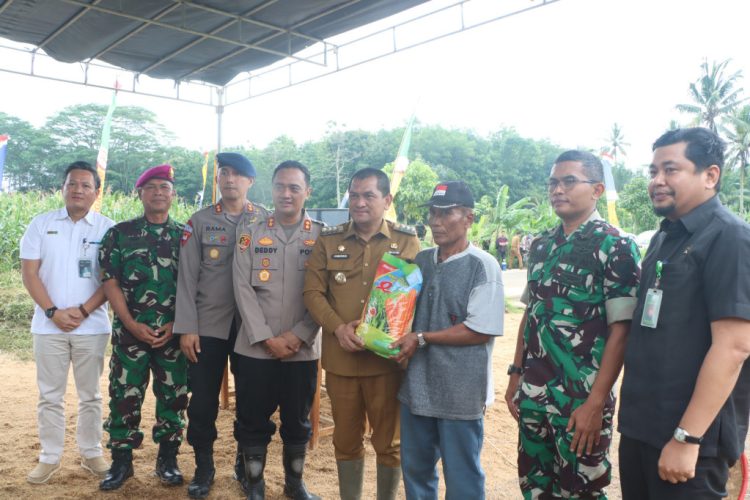Penanaman Jagung Serentak 1 Juta Hektar di Desa Subik, Lampung Utara