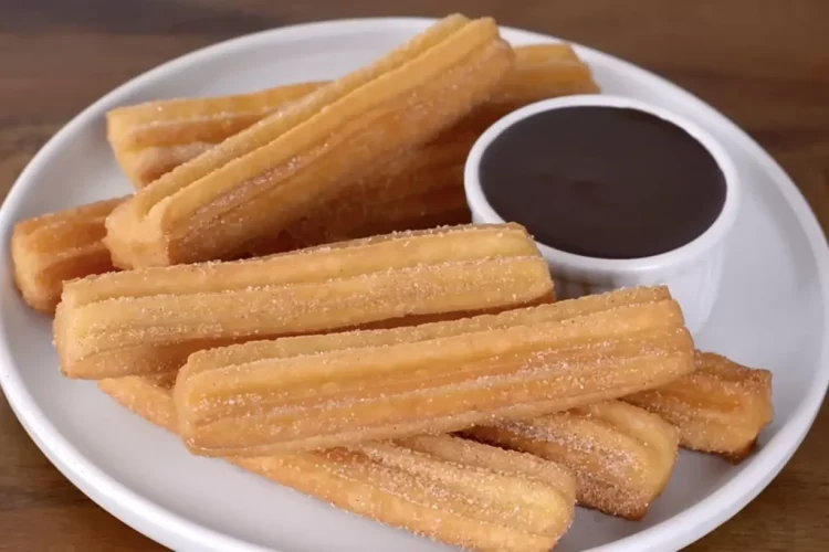 Gurihnya Renyah, Manisnya Lumer: Resep Churros yang Bikin Ketagihan!